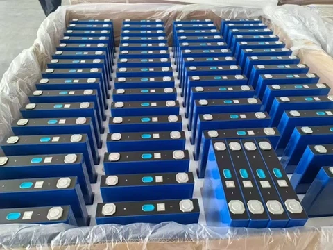 Ile ogniw LiFePO4 potrzeba do akumulatora 48 V?